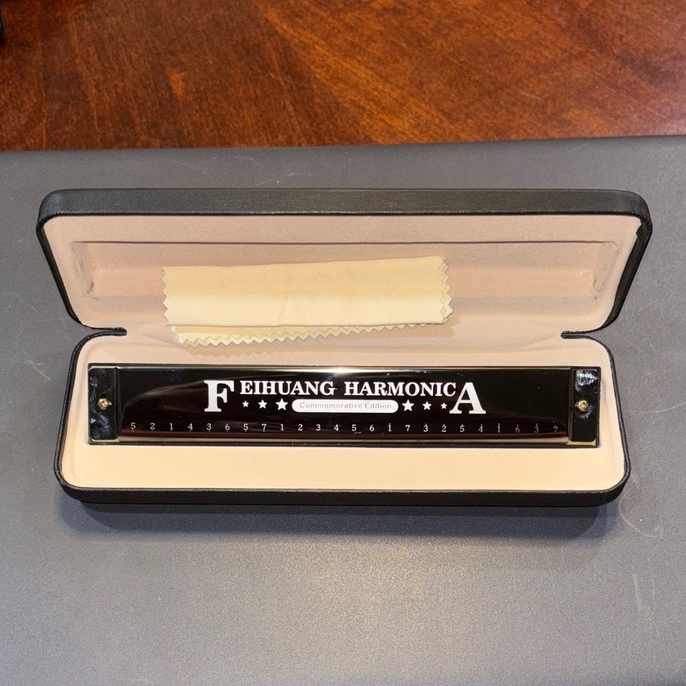 Black Harmonica - image 7